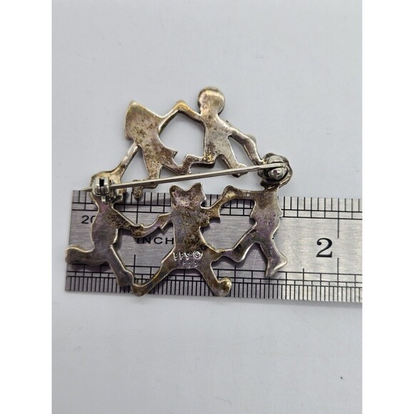 Vintage EFS Sterling Silver 925 Circle Of Kids Children Holding Hands Brooch Pin - Picture 6 of 7